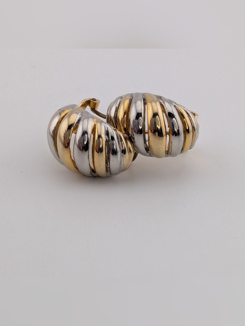 Vintage Shrimp Style Omega Back Chunky Ribbed Two Tone Gold And Silver Earrings - Picture 7 of 8